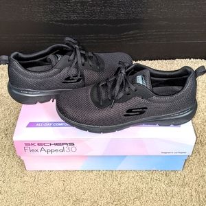 Skechers Lite-weight Flex Appeal 3.0 size 8